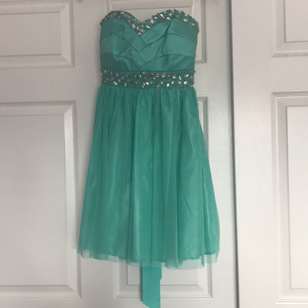 Green/blue strapless dress